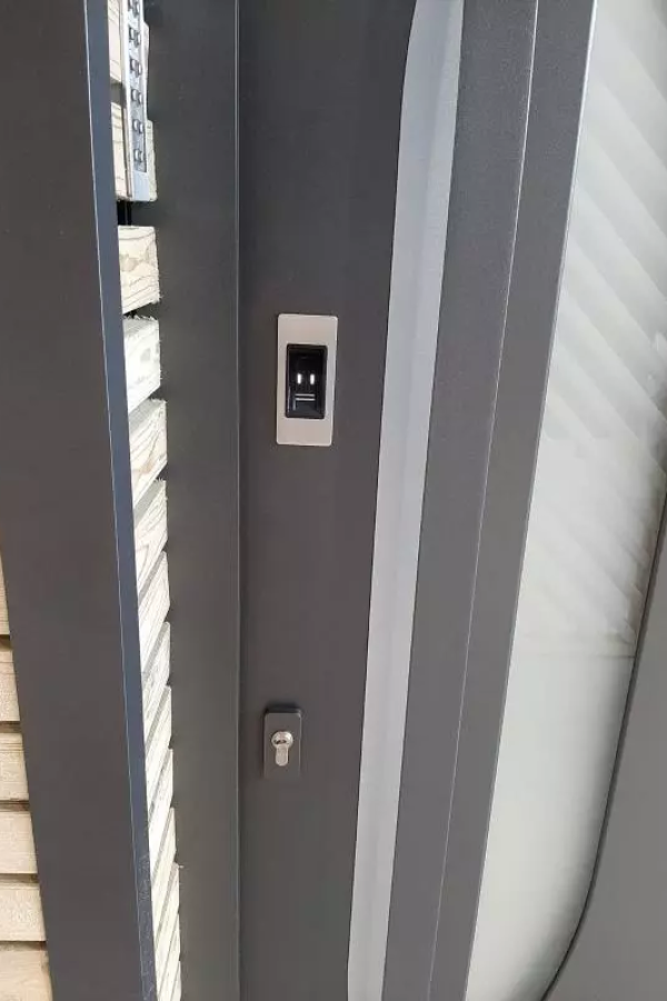 Porte d’entrée connectée : laquelle choisir pour mon habitation ?