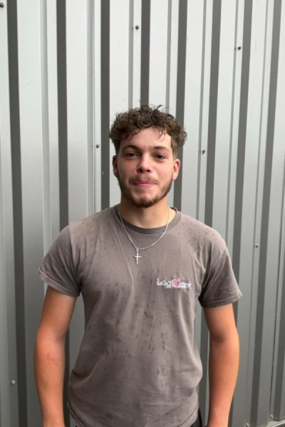Portrait collaborateur : Enzo, apprenti menuisier installateur chez Logikinov à Fleury-sur-Orne