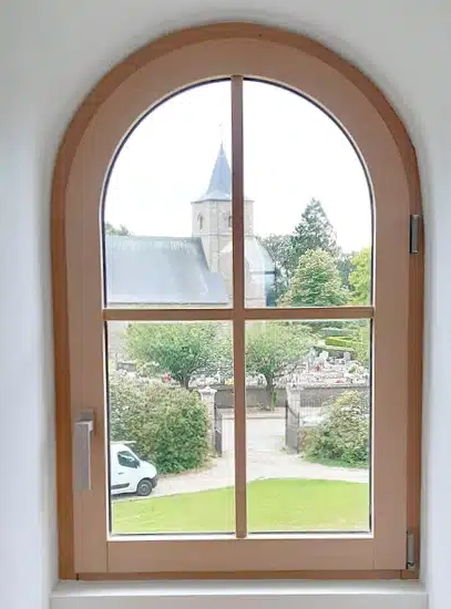 Fenêtres en bois et PVC en Normandie : isolation, durabilité et esthétique - Quels matériaux choisir pour des fenêtres...