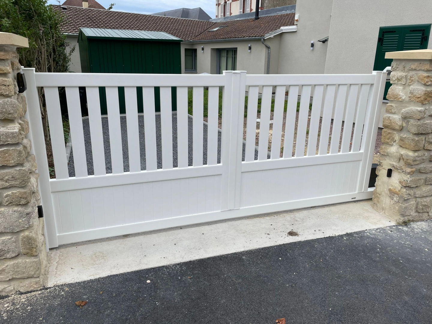 Portail battant PVC - Installation de portail battant en PVC