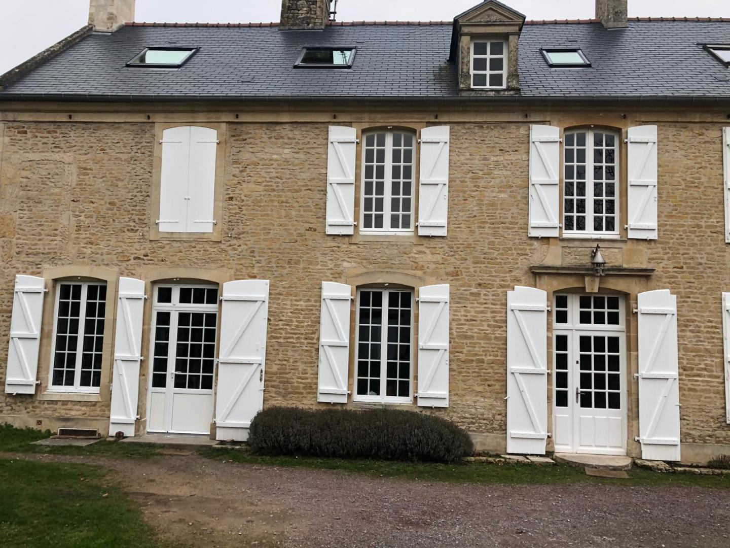 L'accompagnement Logikinov : de la première prise de contact à la pose finale en Normandie
