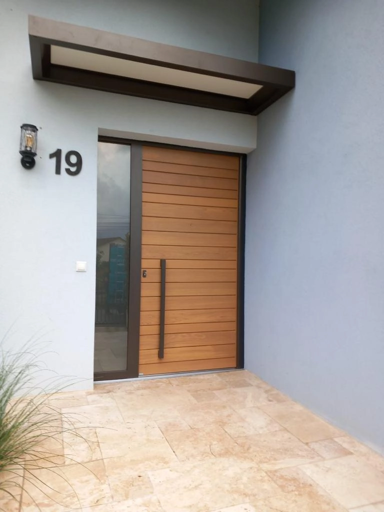 Porte bois - L’expertise Logikinov au service de votre porte d’entrée en bois en Normandie