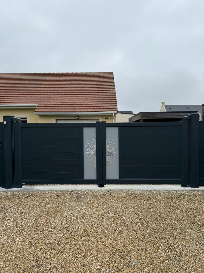 Portail battant aluminium