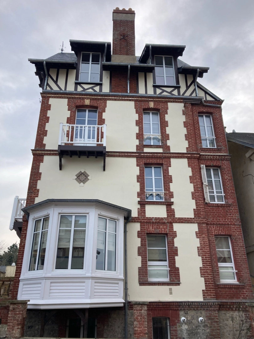 Fenêtre mixte Aluminium / PVC - Pourquoi choisir des fenêtres hybrides ALU/PVC sur mesure pour vos projets en Normandie ?