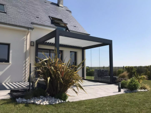 Création d'une pergola bioclimatique