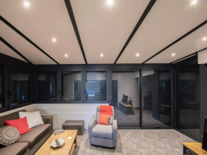 une grande pièce lumineuse et confortable toute l'année