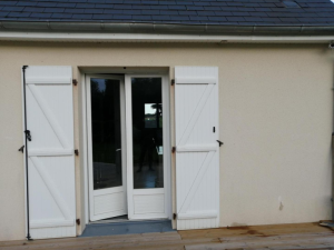 Photo : Avant/Après : une nouvelle porte fenêtre avec volets par Bochassy !