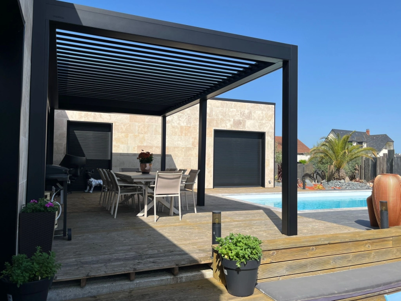 Installation d'une pergola bioclimatique B200 XL à Criquetot-l'Esneval