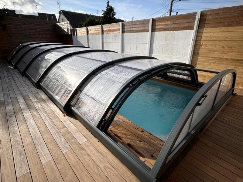 Mise en place d'un abri de piscine à Caen