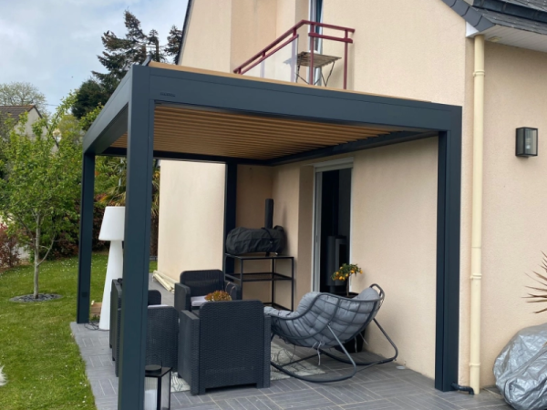 Mise en place d’un pergola bioclimatique à Cherbourg