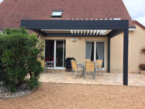 Profitez de votre extérieur avec une Pergola à lames orientables et rétractables - Caen - Calvados
